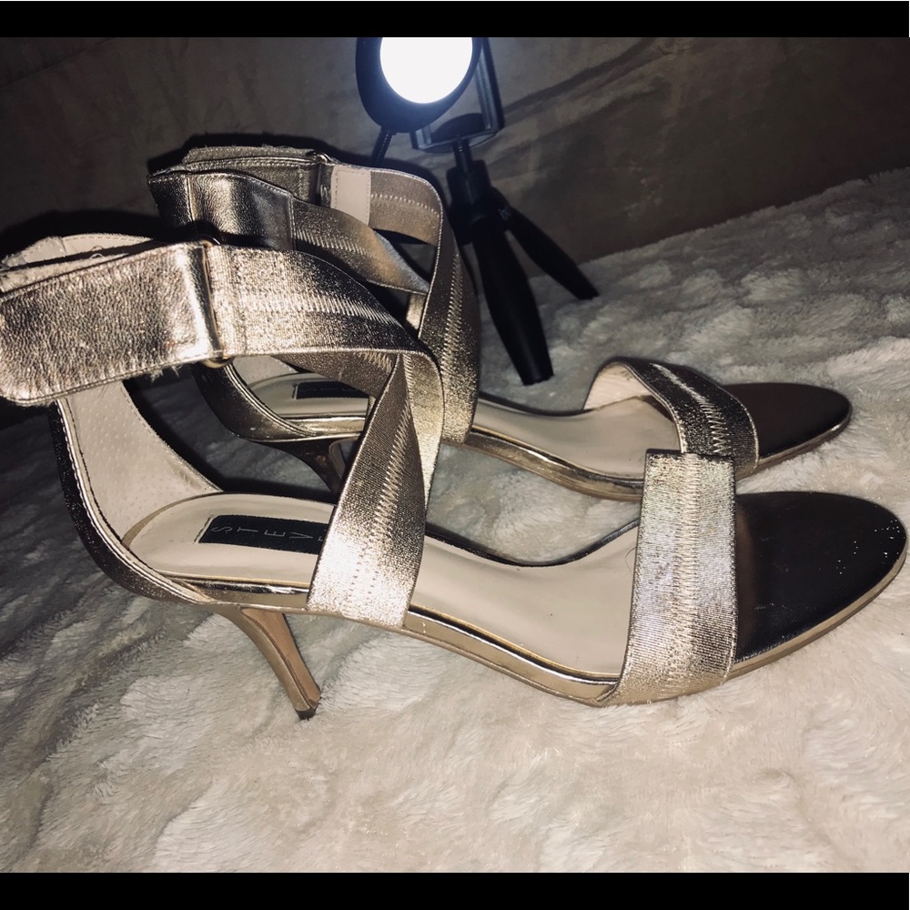 Heels - Picture 4 of 5